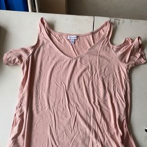 New without tar tshirt, shoulders cut out